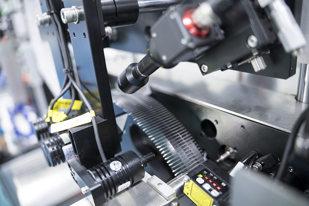 Automatic needle inspection equipment
